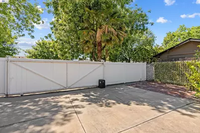 705 Rumble Rd, Modesto, CA 95350 - Photo 30