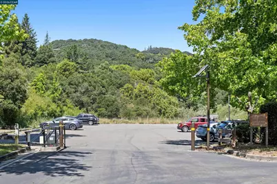 760 Canyon Oaks Dr #H, Oakland, CA 94605 - Photo 32
