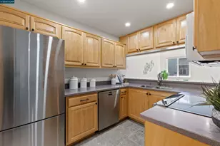 760 Canyon Oaks Dr, Oakland, CA 94605 - Photo 10