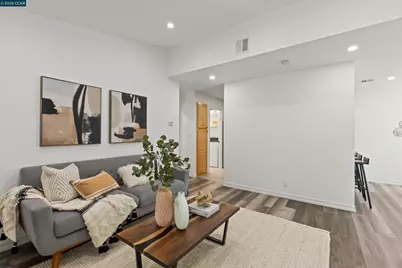 760 Canyon Oaks Dr #H, Oakland, CA 94605 - Photo 8
