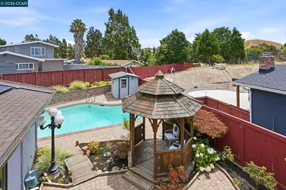 2571 Francis Dr, Pinole, CA 94564 - Photo 30