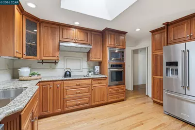 2571 Francis Dr, Pinole, CA 94564 - Photo 8