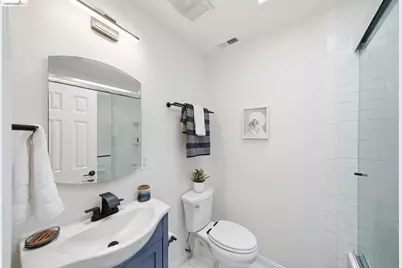 107 Covington St, Oakland, CA 94605 - Photo 12