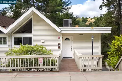 126 Ascot Ct #B, Moraga, CA 94556 - Photo 1