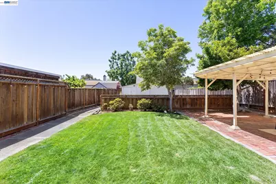 156 Mecartney Rd, Alameda, CA 94502 - Photo 46
