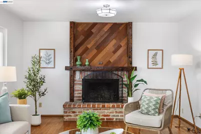 156 Mecartney Rd, Alameda, CA 94502 - Photo 4