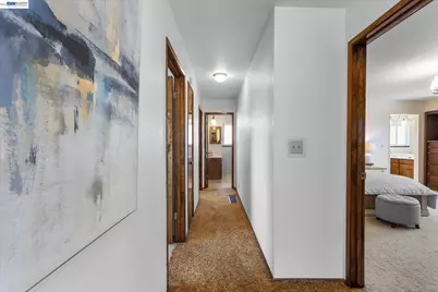 156 Mecartney Rd, Alameda, CA 94502 - Photo 26