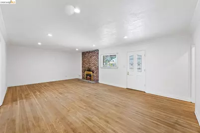 15138 Hiawatha St, Los Angeles, CA 91345 - Photo 6