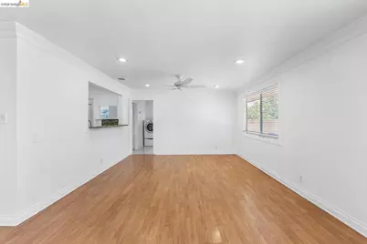 15138 Hiawatha St, Los Angeles, CA 91345 - Photo 18