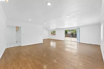 15138 Hiawatha St, Los Angeles, CA 91345 - Photo 14