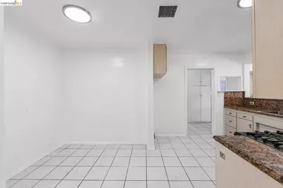 15138 Hiawatha St, Los Angeles, CA 91345 - Photo 22