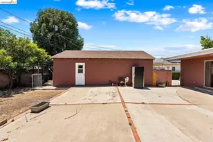 15138 Hiawatha St, Los Angeles, CA 91345 - Photo 46