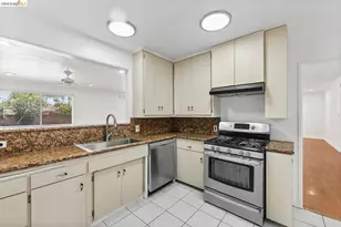 15138 Hiawatha St, Los Angeles, CA 91345 - Photo 28