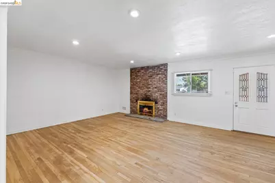 15138 Hiawatha St, Los Angeles, CA 91345 - Photo 8