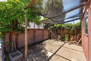 15138 Hiawatha St, Los Angeles, CA 91345 - Photo 42
