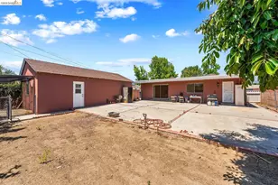 15138 Hiawatha St, Los Angeles, CA 91345 - Photo 44