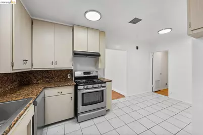 15138 Hiawatha St, Los Angeles, CA 91345 - Photo 30