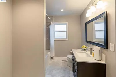 21835 Redwood Rd, Castro Valley, CA 94546 - Photo 14