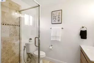 27409 Capri Ave, Hayward, CA 94545 - Photo 18