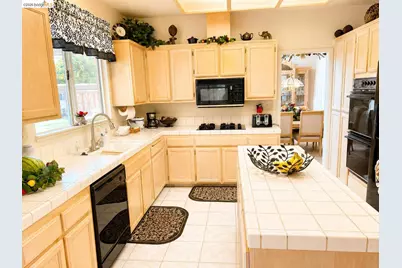 1039 Fennie Ct, Suisun City, CA 94585 - Photo 20