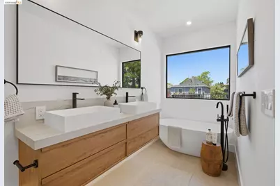 546 61st St, Oakland, CA 94609 - Photo 62