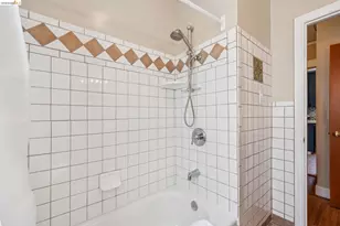 2817 Stanton St, Berkeley, CA 94702 - Photo 32