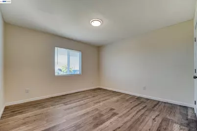6225 Harmon Ave, Oakland, CA 94621 - Photo 20