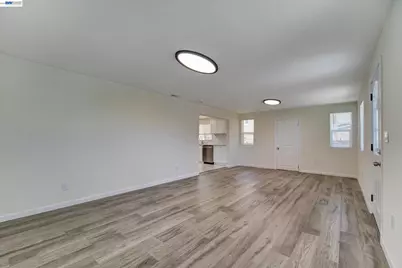 6225 Harmon Ave, Oakland, CA 94621 - Photo 6