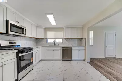 6225 Harmon Ave, Oakland, CA 94621 - Photo 14