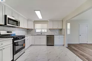 6225 Harmon Ave, Oakland, CA 94621 - Photo 14