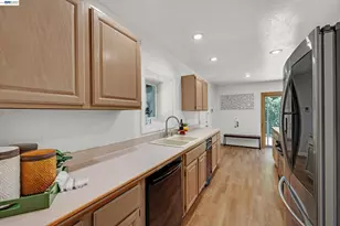 27029 Jennings Way, Hayward, CA 94544 - Photo 14