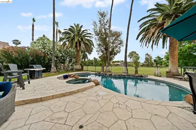 2147 Saint Andrews Ct, Discovery Bay, CA 94505 - Photo 40