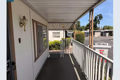 73 Donald Ln, Concord, CA 94518 - Photo 8