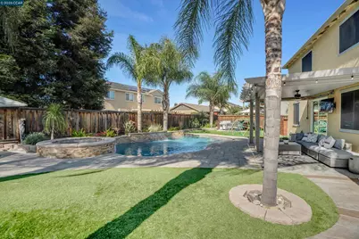 2057 Saffron Ct, Brentwood, CA 94513 - Photo 36