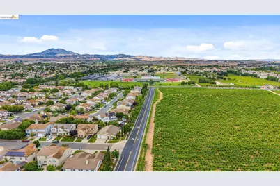 700 Brownstone Rd, Oakley, CA 94561 - Photo 4