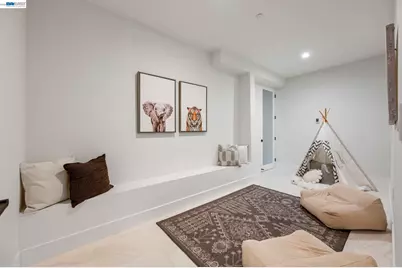 5883 Margarido Dr, Oakland, CA 94618 - Photo 14