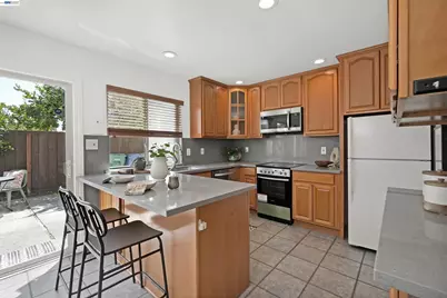 27818 Del Norte Ct, Hayward, CA 94545 - Photo 14