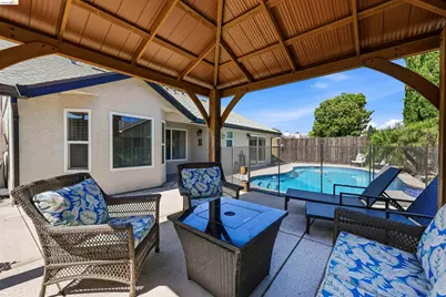 8245 Auberry Dr, Sacramento, CA 95828 - Photo 36