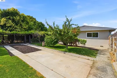 1401 Monterey Dr, Antioch, CA 94509 - Photo 16