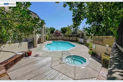 715 Heath Ct #390, Hayward, CA 94544 - Photo 4