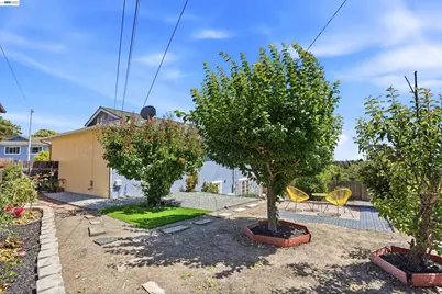 3021 Glynis Dr, Richmond, CA 94806 - Photo 34