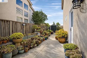 15100 Shining Star Ln, San Leandro, CA 94579 - Photo 14