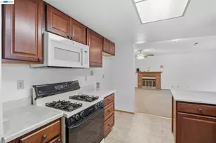 410 Monaco Ave, Union City, CA 94587 - Photo 6