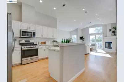 112 Camerota Way, Redwood City, CA 94065 - Photo 10