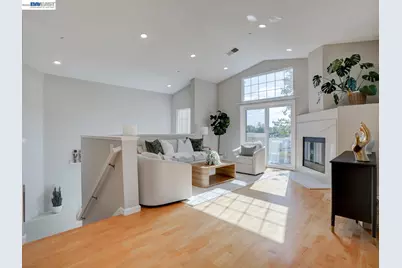 112 Camerota Way, Redwood City, CA 94065 - Photo 2