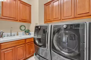 2611 Torrey Pines Dr, Brentwood, CA 94513 - Photo 38