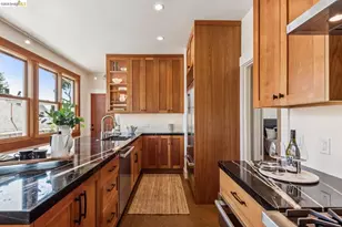 6166 Dover St, Oakland, CA 94609 - Photo 10