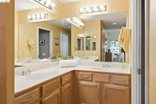 280 Caldecott Ln, Oakland, CA 94618 - Photo 22