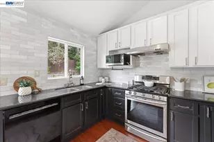 7981 Surrey Ln, Oakland, CA 94605 - Photo 16