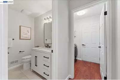 7981 Surrey Ln, Oakland, CA 94605 - Photo 24